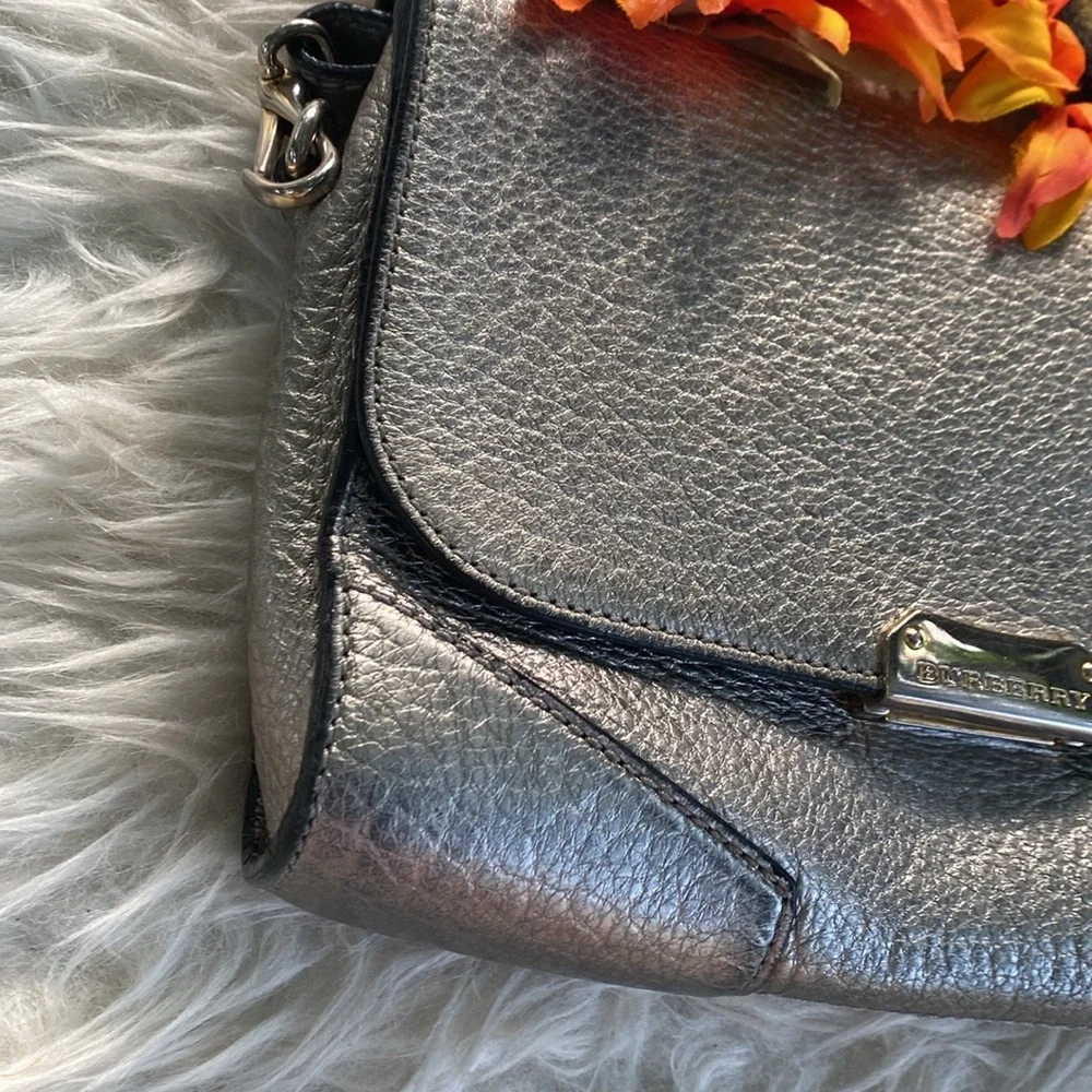 HP🌺 Burberry crossbody bag 🌺 - Picture 6 of 14